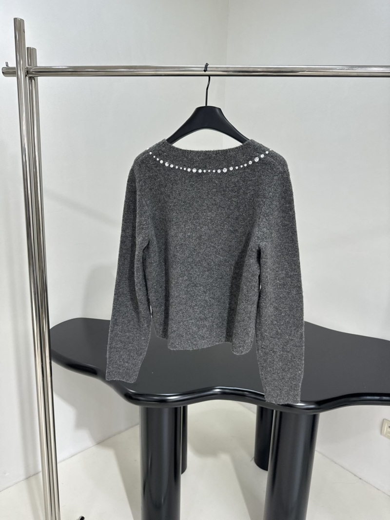 Va1e*ntin0 sweater